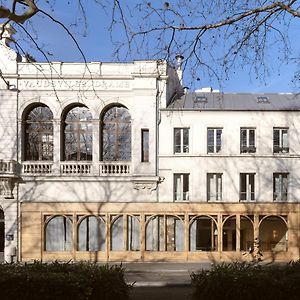 Elysee Montmartre Hotel